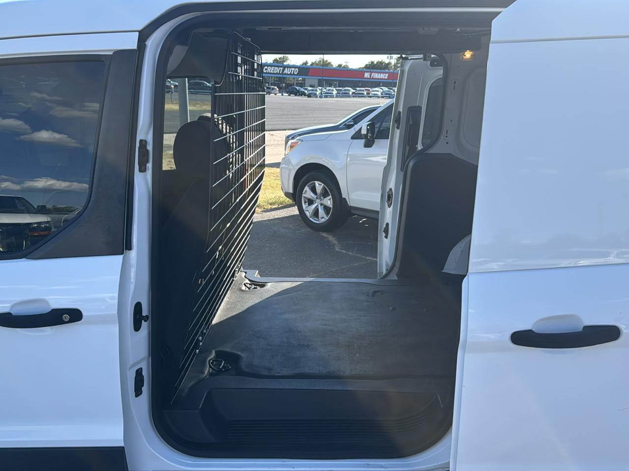 Ford Transit 350 Wagon HD High Roof XL Sliding Pass. 148 WB EL 2015