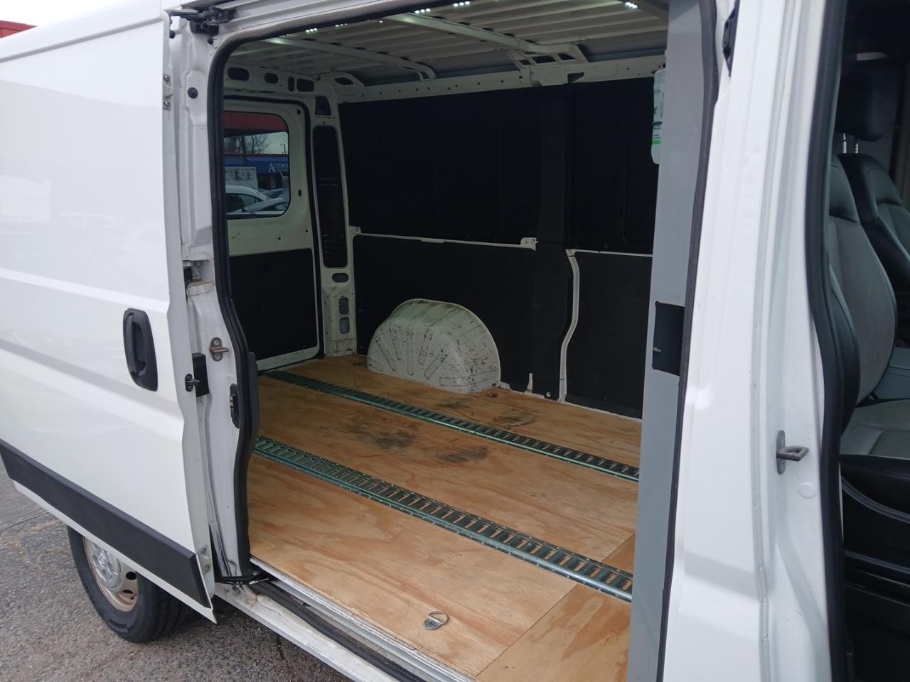 RAM Promaster 1500 Low Roof Tradesman 136-in. WB 2018