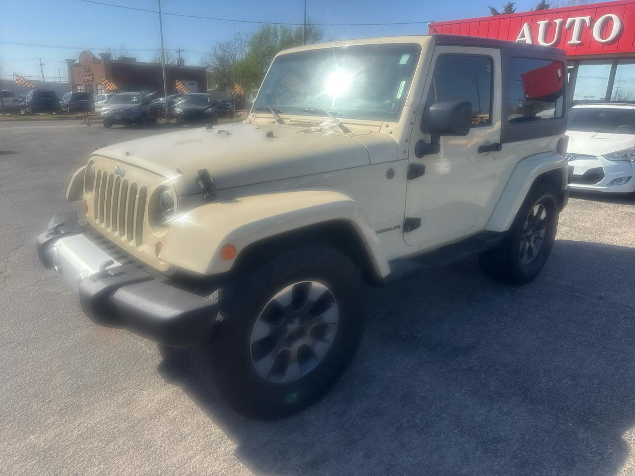 Jeep Wrangler Sahara 4WD 2011