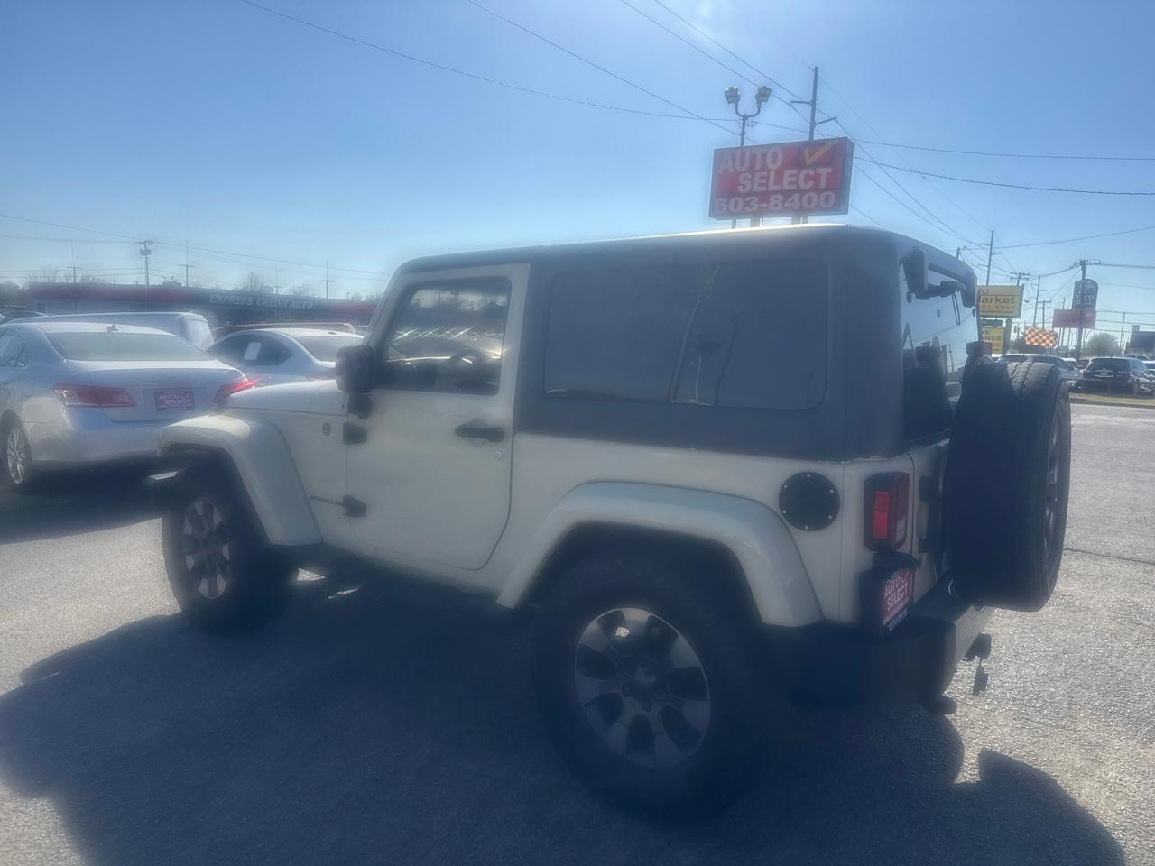 Jeep Wrangler Sahara 4WD 2011