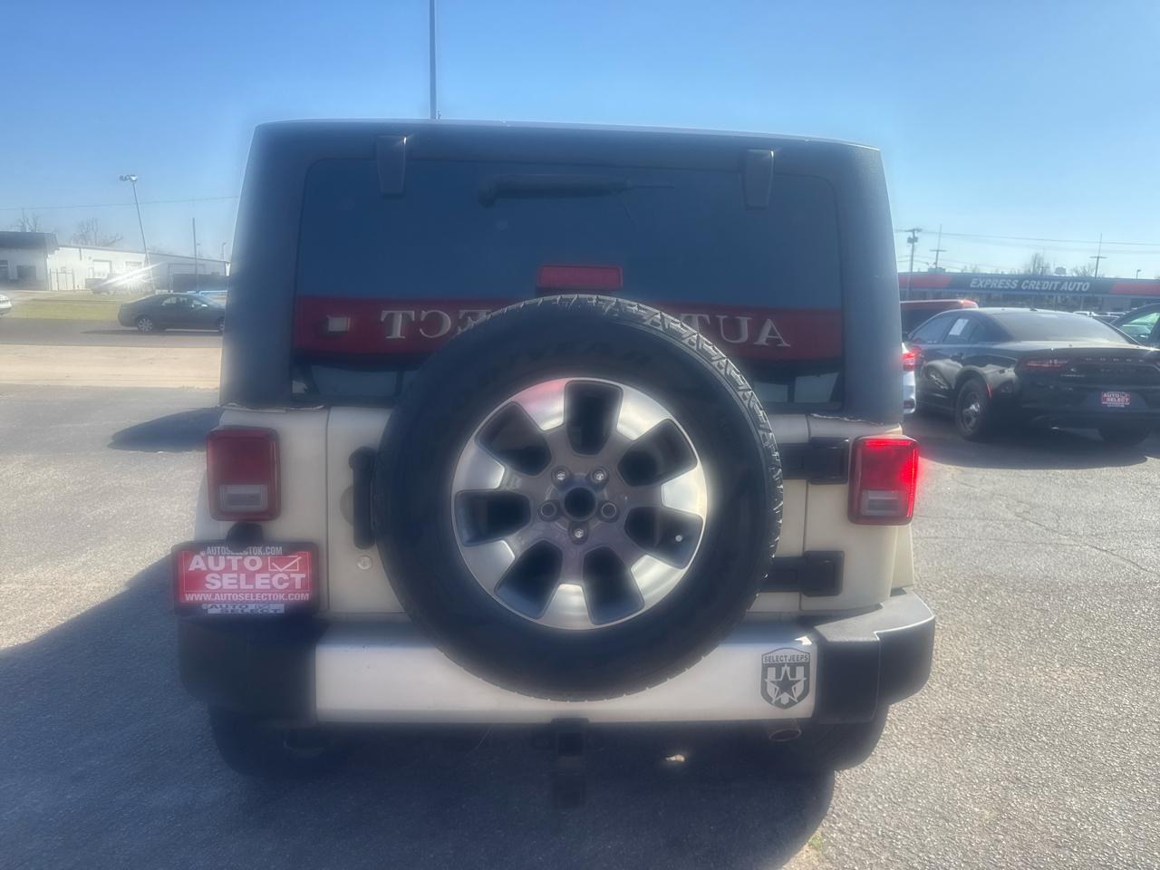 Jeep Wrangler Sahara 4WD 2011