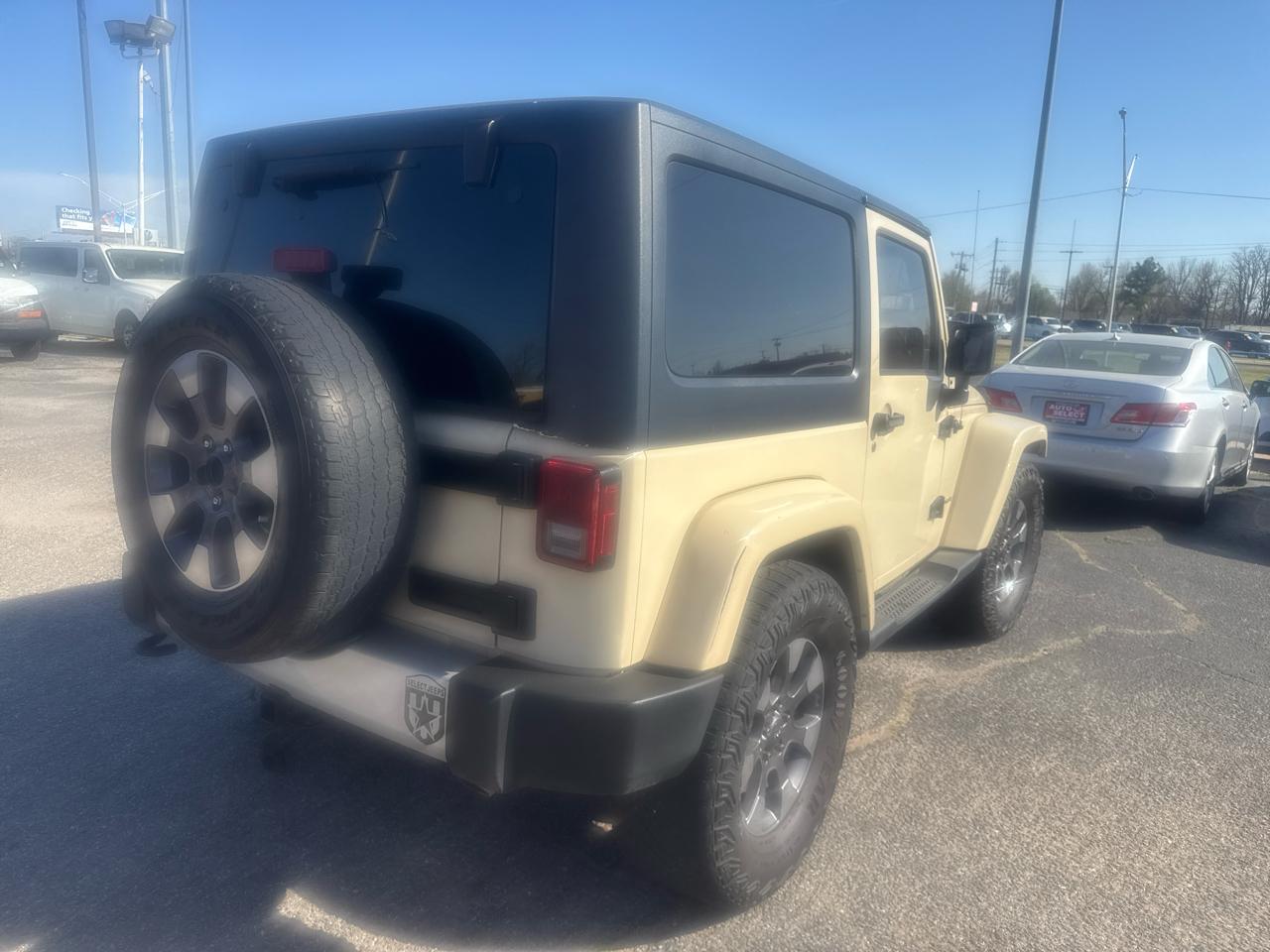 Jeep Wrangler Sahara 4WD 2011