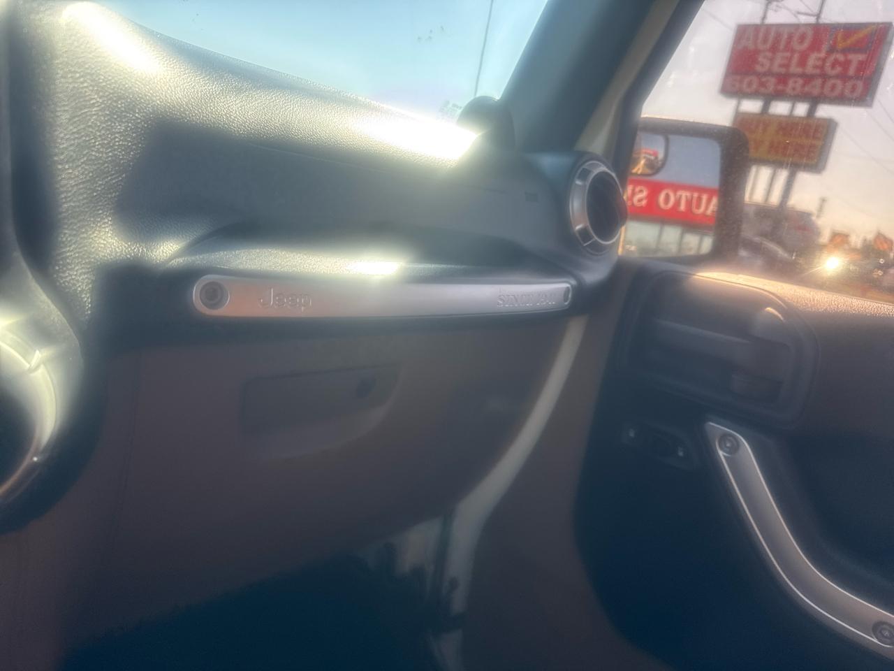 Jeep Wrangler Sahara 4WD 2011