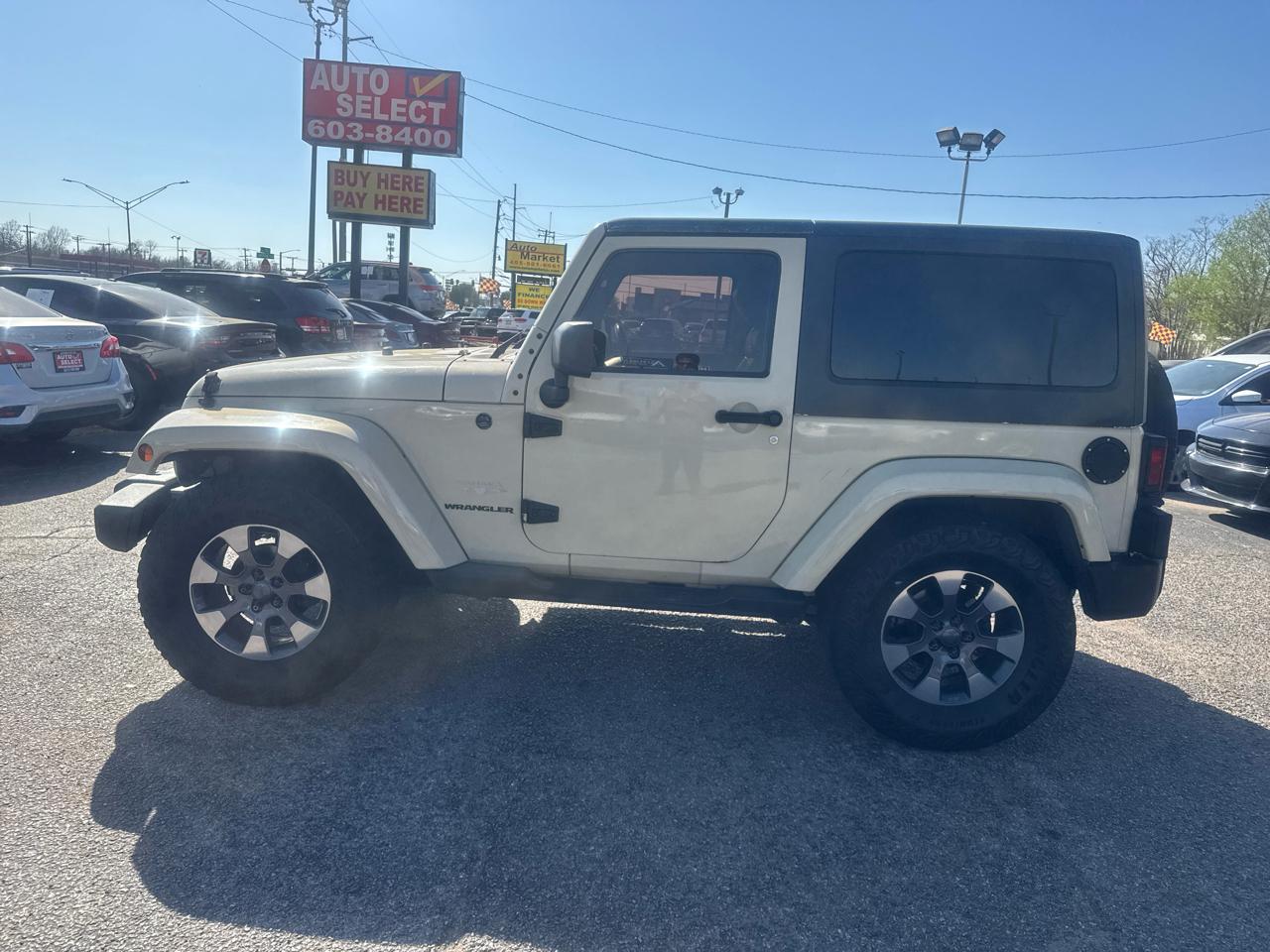 Jeep Wrangler Sahara 4WD 2011