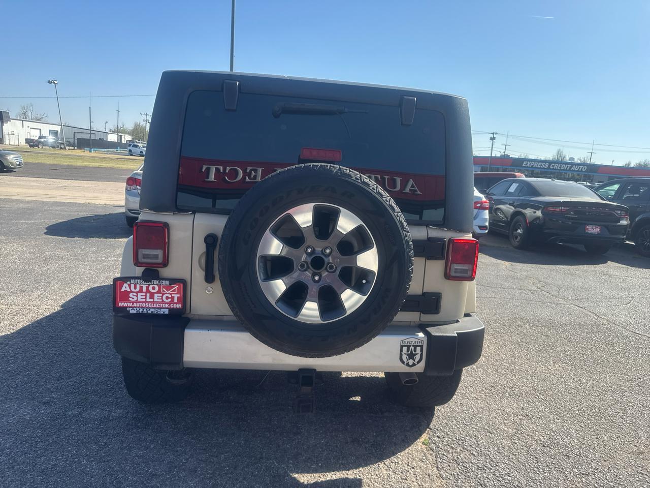 Jeep Wrangler Sahara 4WD 2011