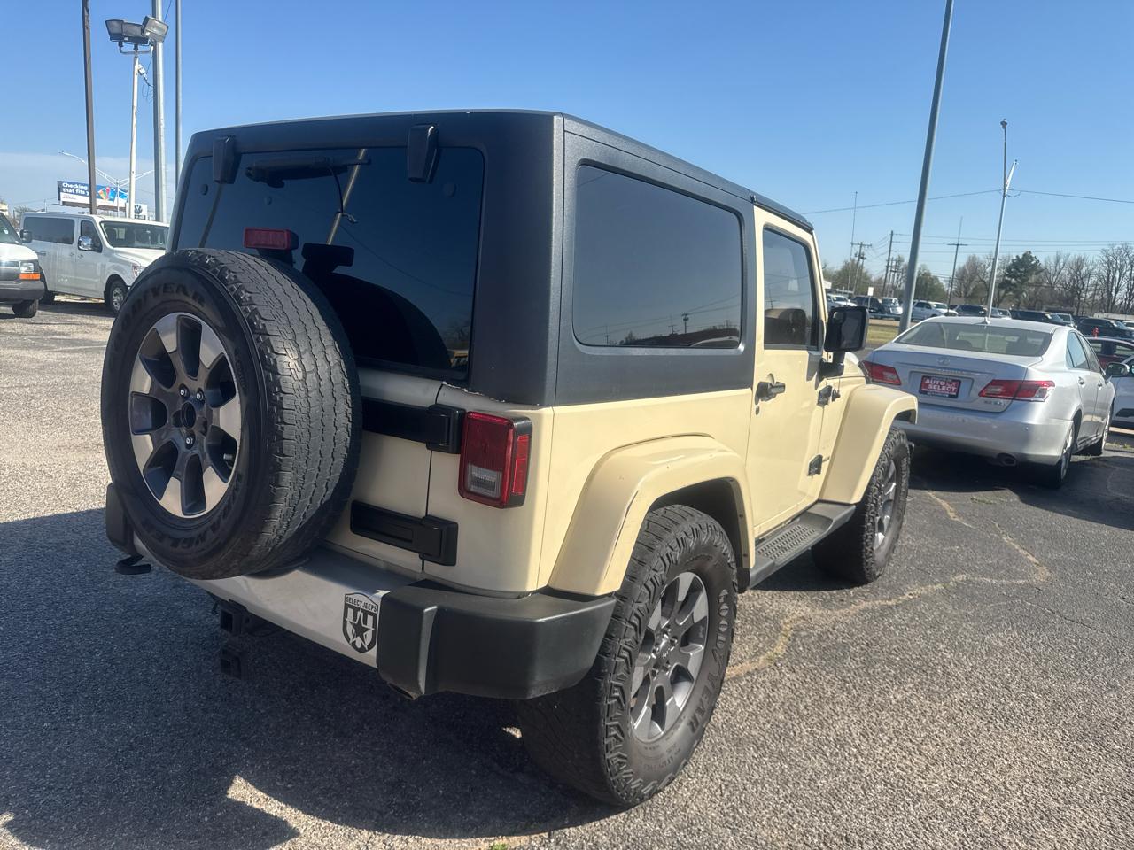 Jeep Wrangler Sahara 4WD 2011
