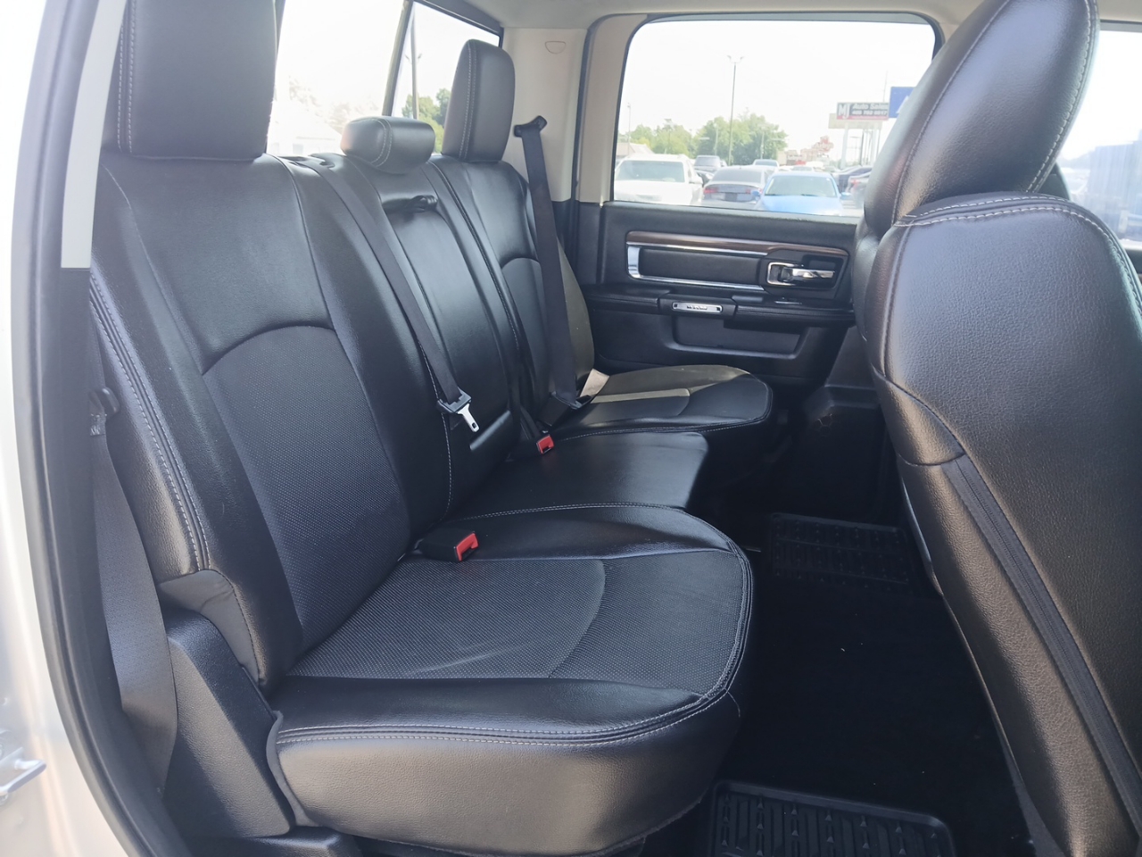 RAM 2500 Laramie Crew Cab LWB 4WD 2014 RAM 2500 Laramie Crew Cab LWB 4WD 2014