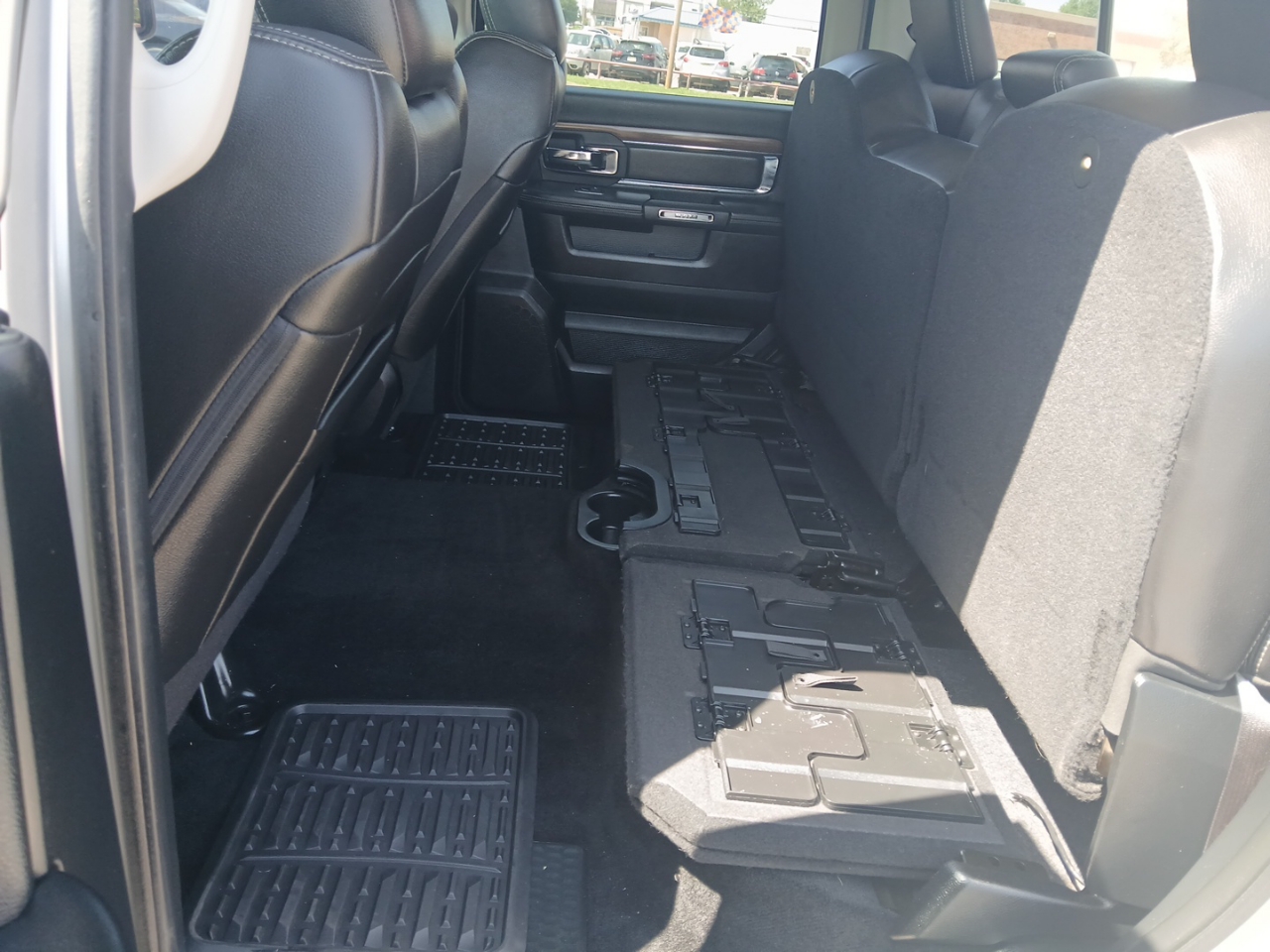 RAM 2500 Laramie Crew Cab LWB 4WD 2014 RAM 2500 Laramie Crew Cab LWB 4WD 2014