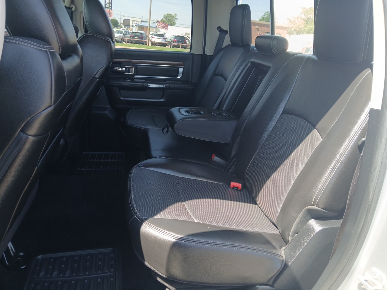 RAM 2500 Laramie Crew Cab LWB 4WD 2014 RAM 2500 Laramie Crew Cab LWB 4WD 2014