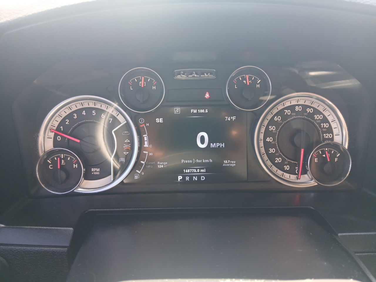 RAM 2500 Laramie Crew Cab LWB 4WD 2014 RAM 2500 Laramie Crew Cab LWB 4WD 2014