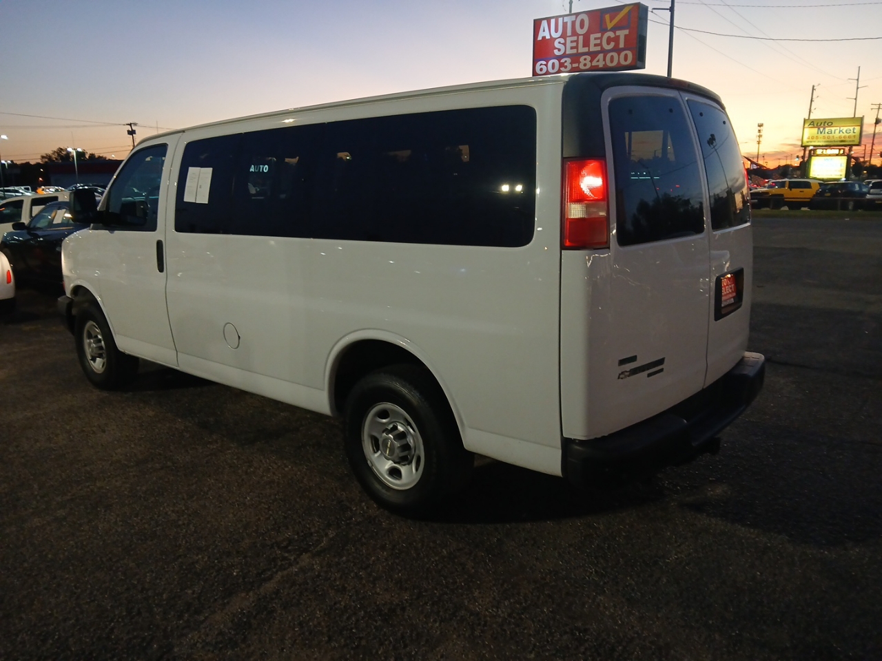 Chevrolet Express LS 2500 2010