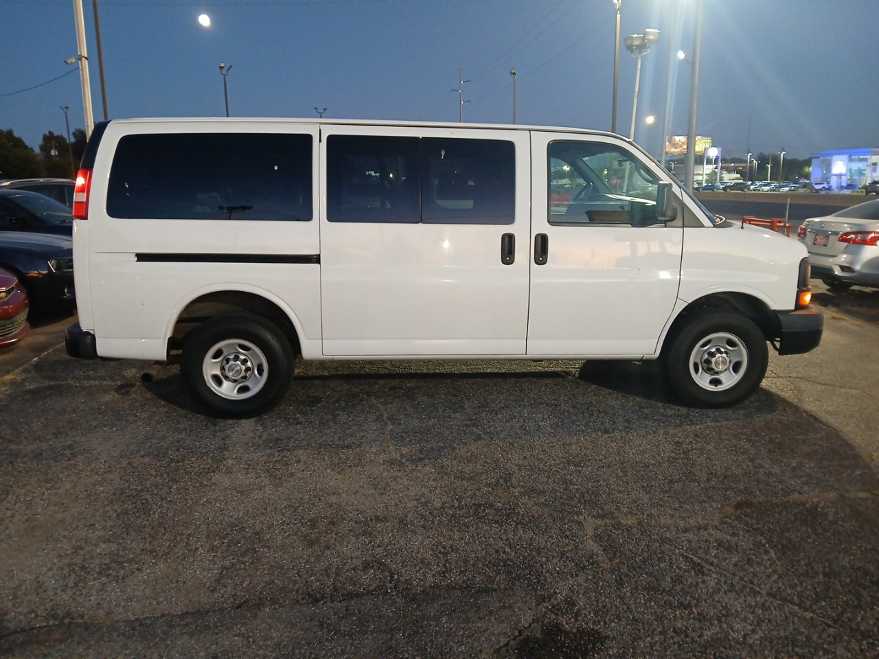 Chevrolet Express LS 2500 2010