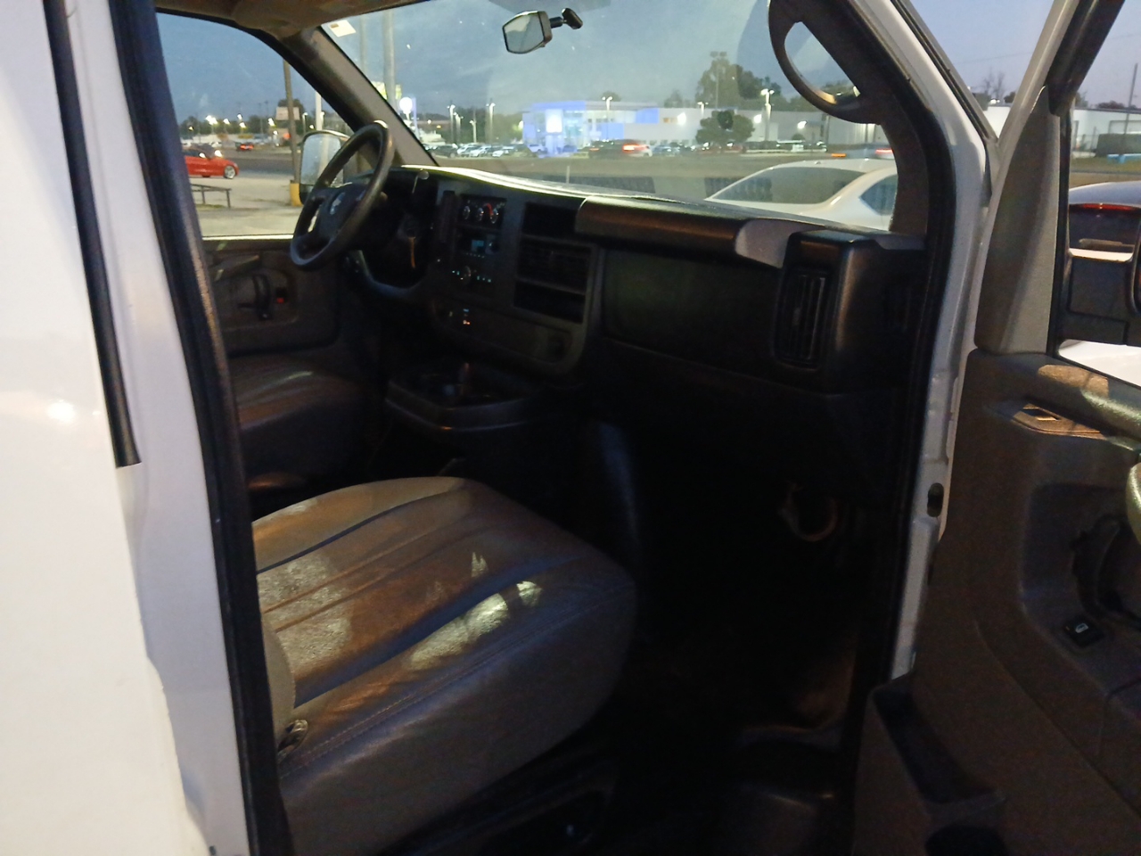 Chevrolet Express LS 2500 2010