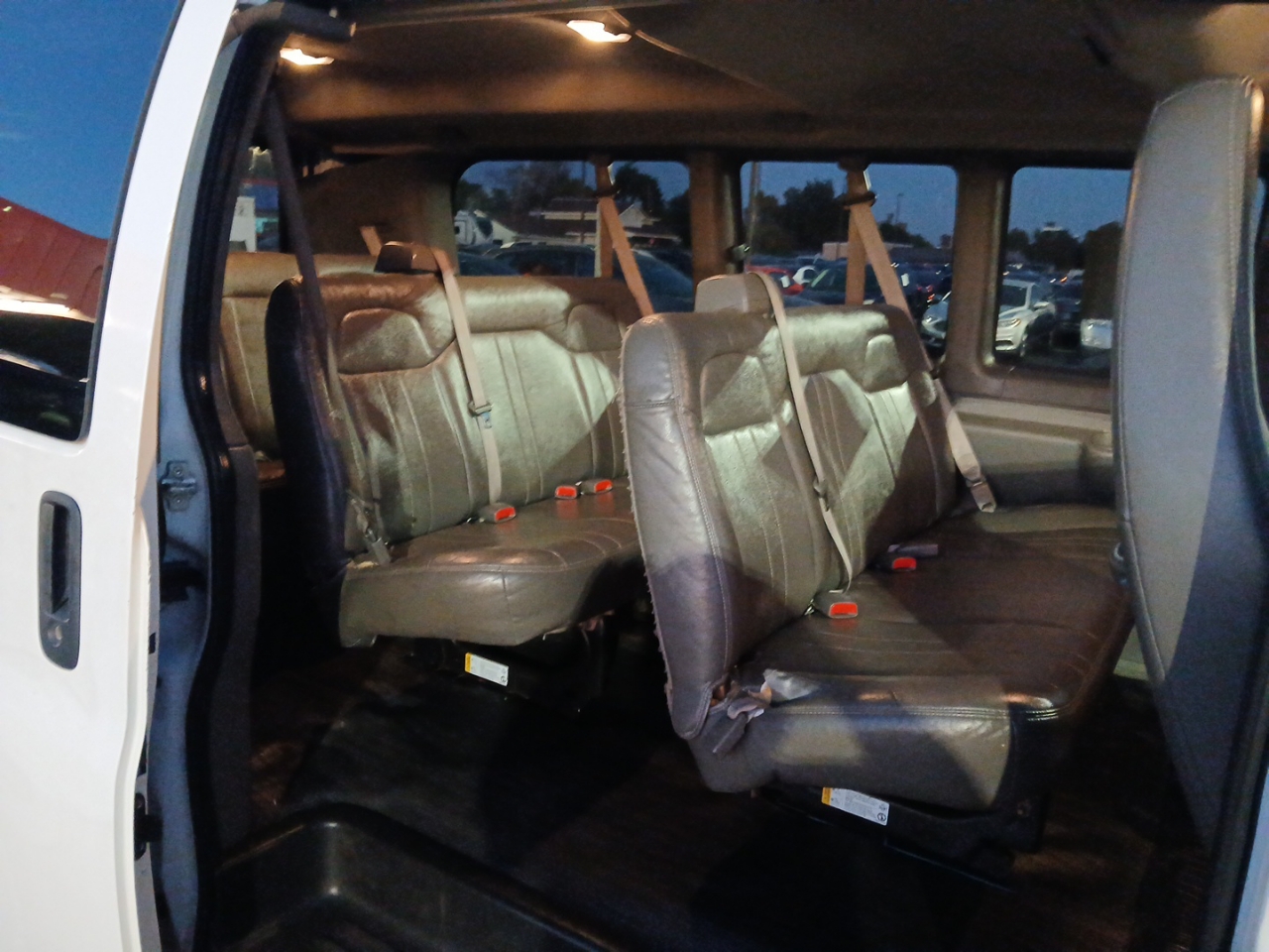 Chevrolet Express LS 2500 2010