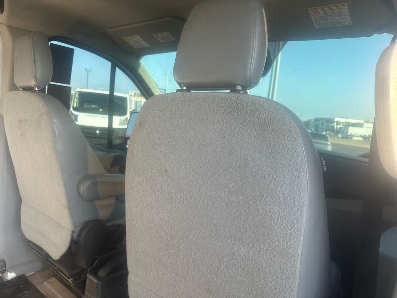 Ford Transit 250 Van High Roof w/Sliding Pass. 148-in. WB 2017