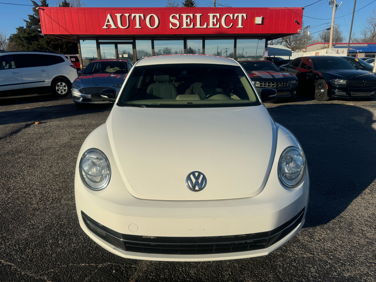 Volkswagen Beetle 2.0T Turbo w/Sunroof & Sound 2013