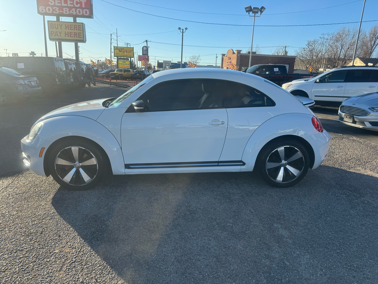 Volkswagen Beetle 2.0T Turbo w/Sunroof & Sound 2013