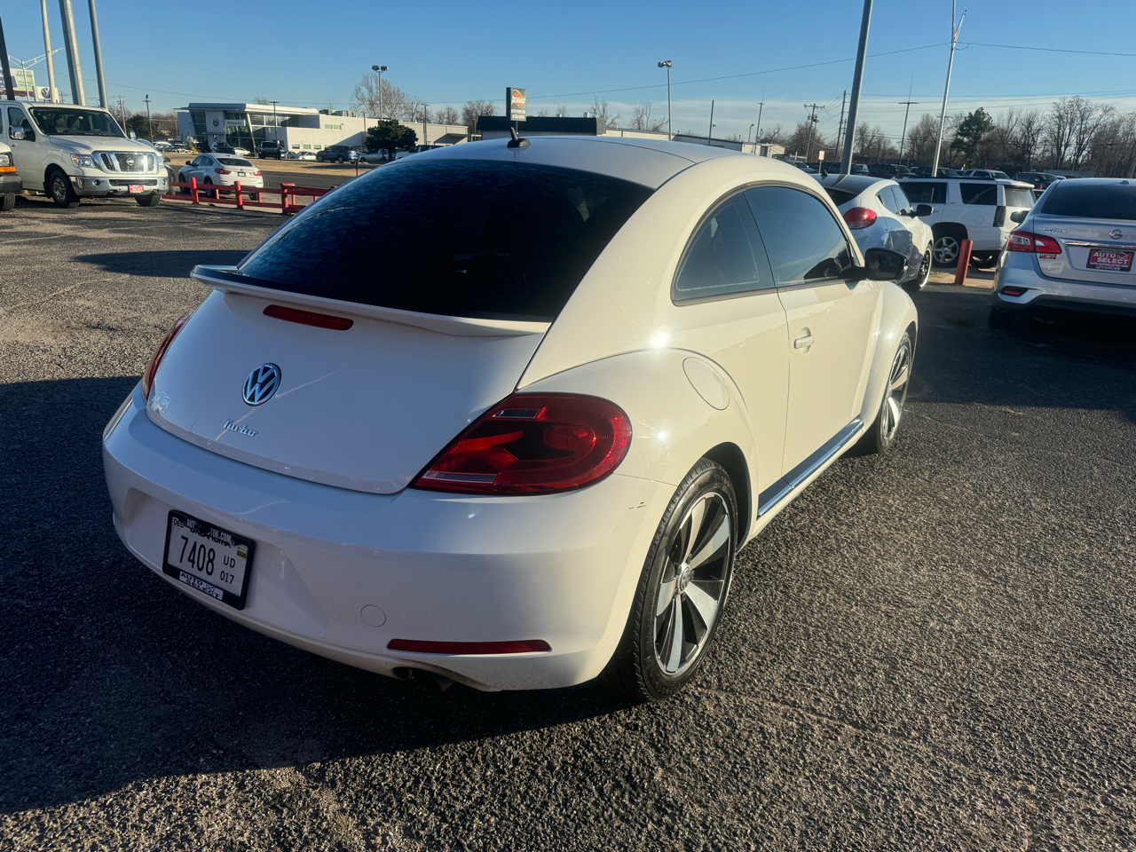 Volkswagen Beetle 2.0T Turbo w/Sunroof & Sound 2013