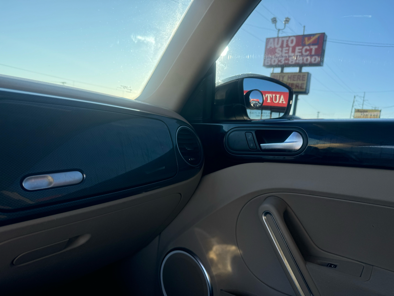 Volkswagen Beetle 2.0T Turbo w/Sunroof & Sound 2013