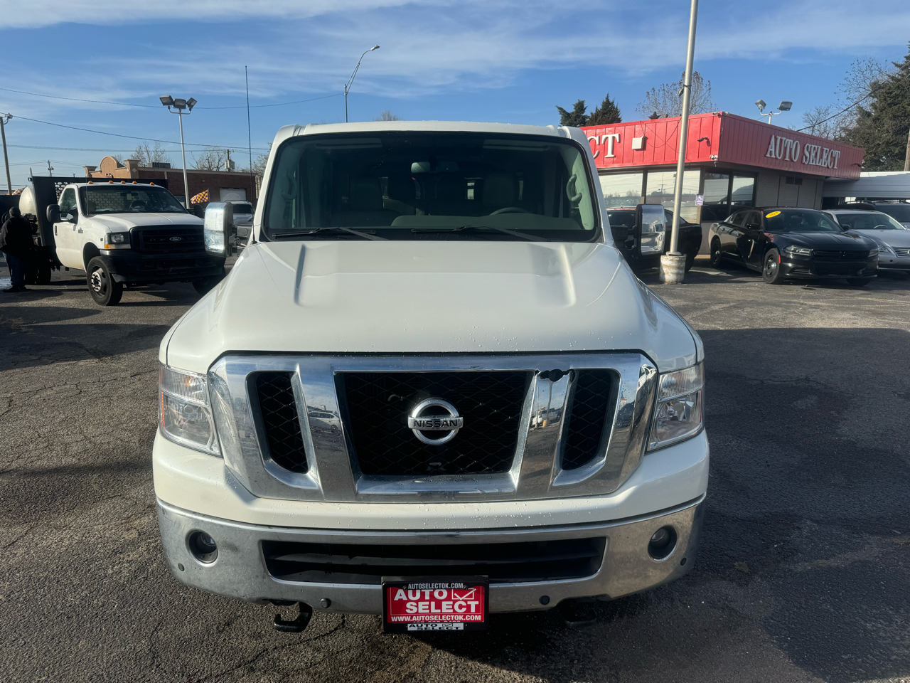 Nissan NV Passenger 3500 SL V8 2018