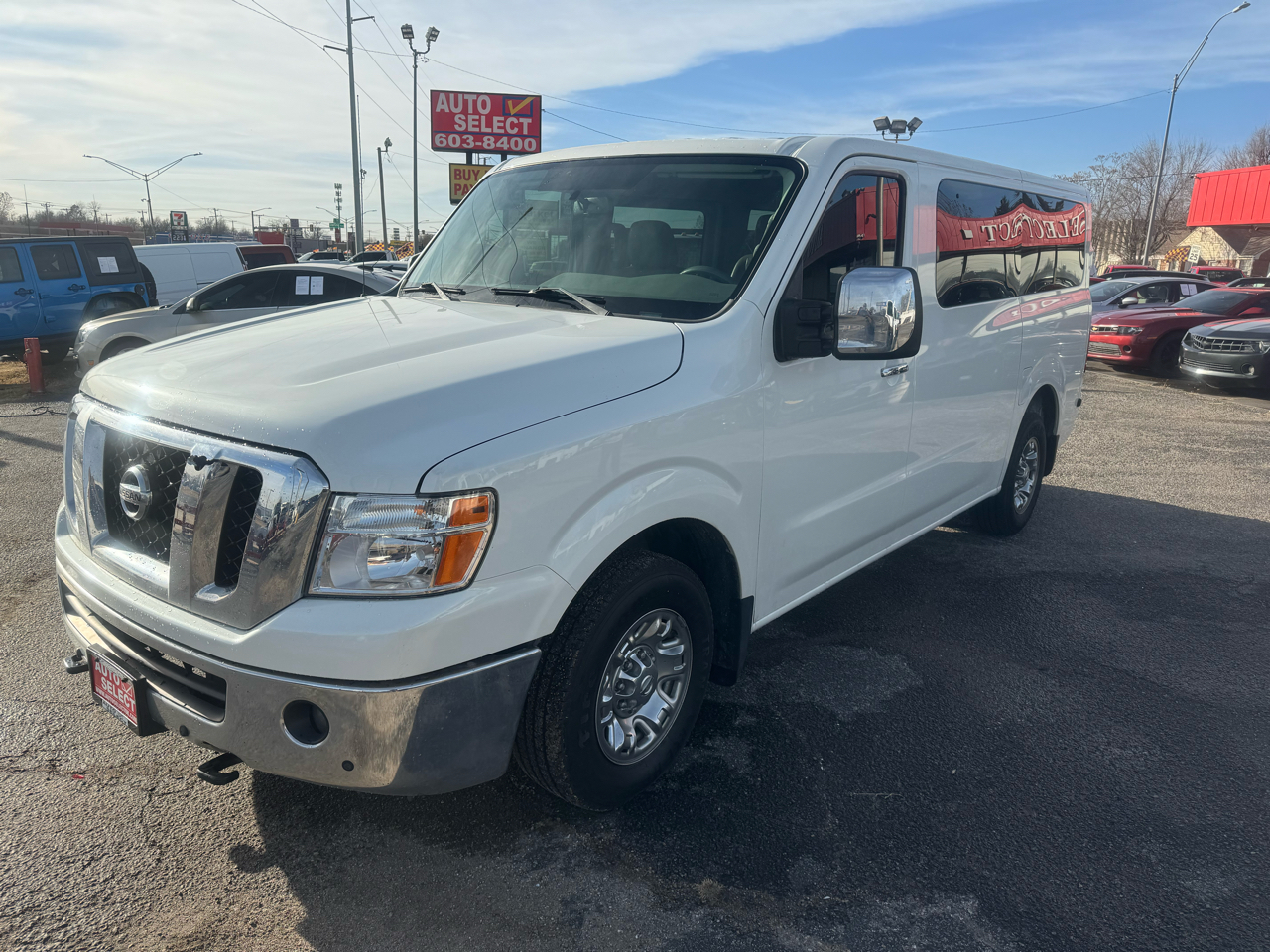 Nissan NV Passenger 3500 SL V8 2018