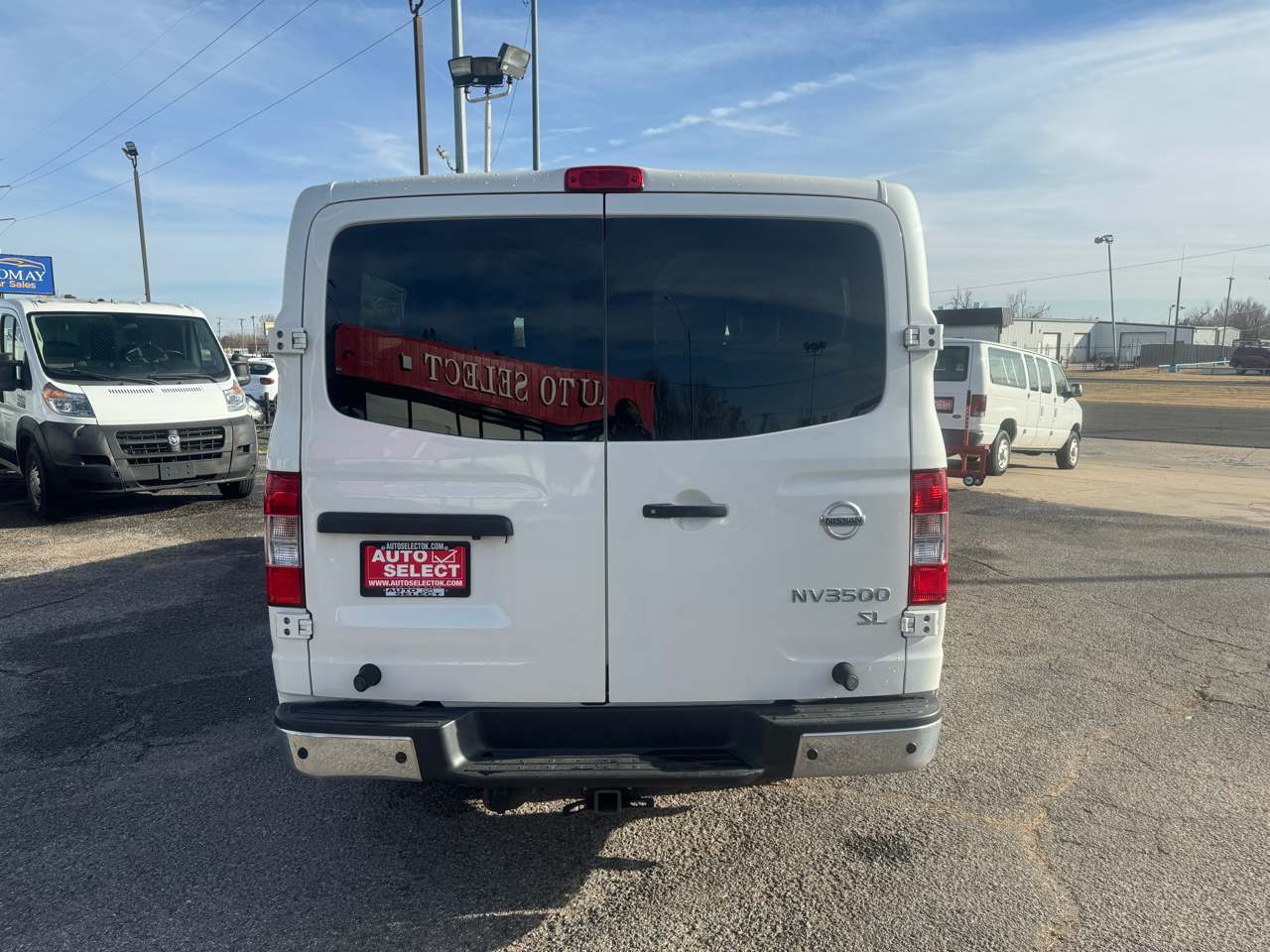 Nissan NV Passenger 3500 SL V8 2018