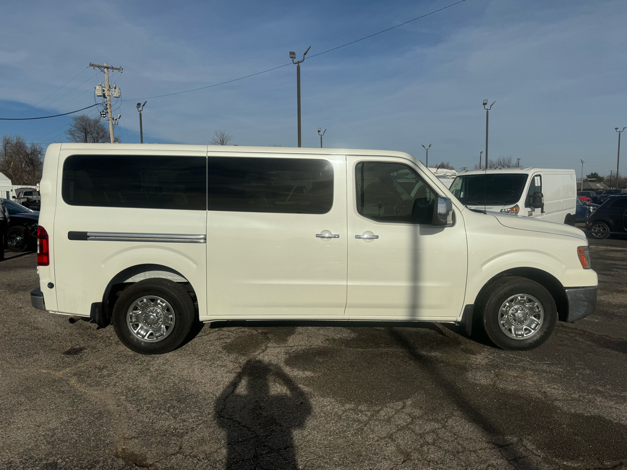 Nissan NV Passenger 3500 SL V8 2018