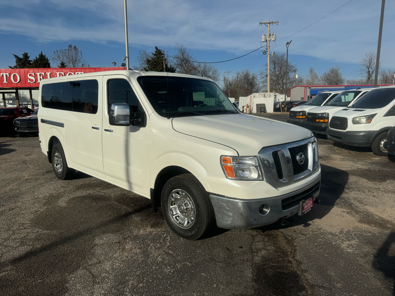Nissan NV Passenger 3500 SL V8 2018