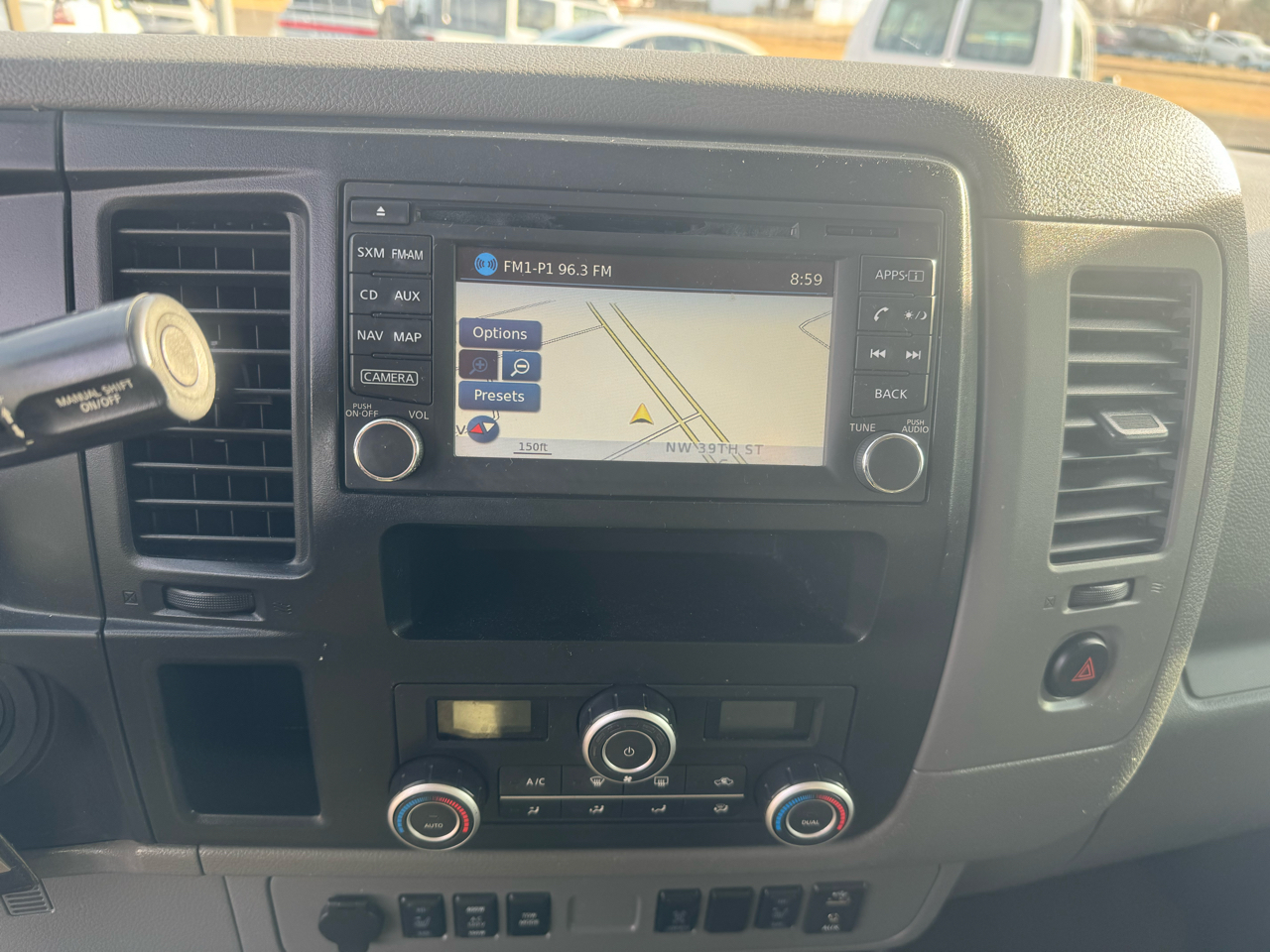 Nissan NV Passenger 3500 SL V8 2018