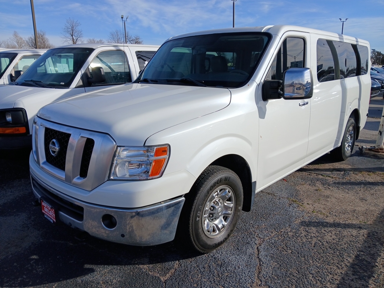 Nissan NV Passenger 3500 SL V8 2018