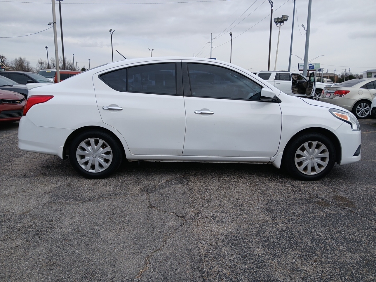 Nissan Versa 1.6 S 5M 2019