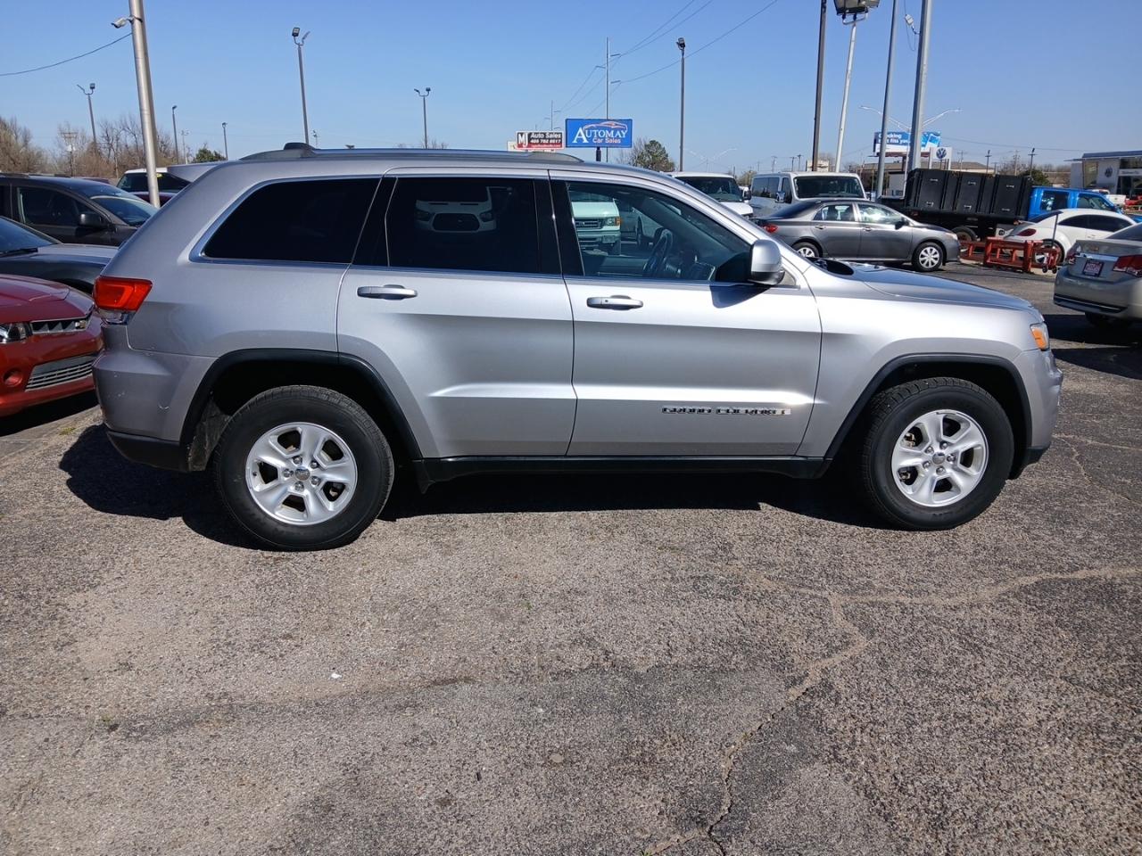 Jeep Grand Cherokee Laredo 2WD 2017