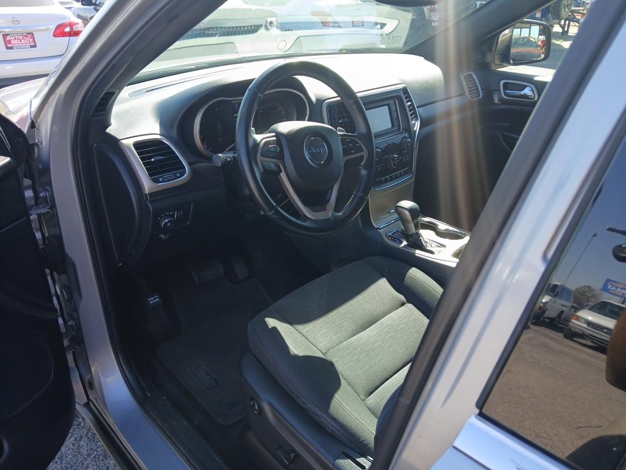 Jeep Grand Cherokee Laredo 2WD 2017