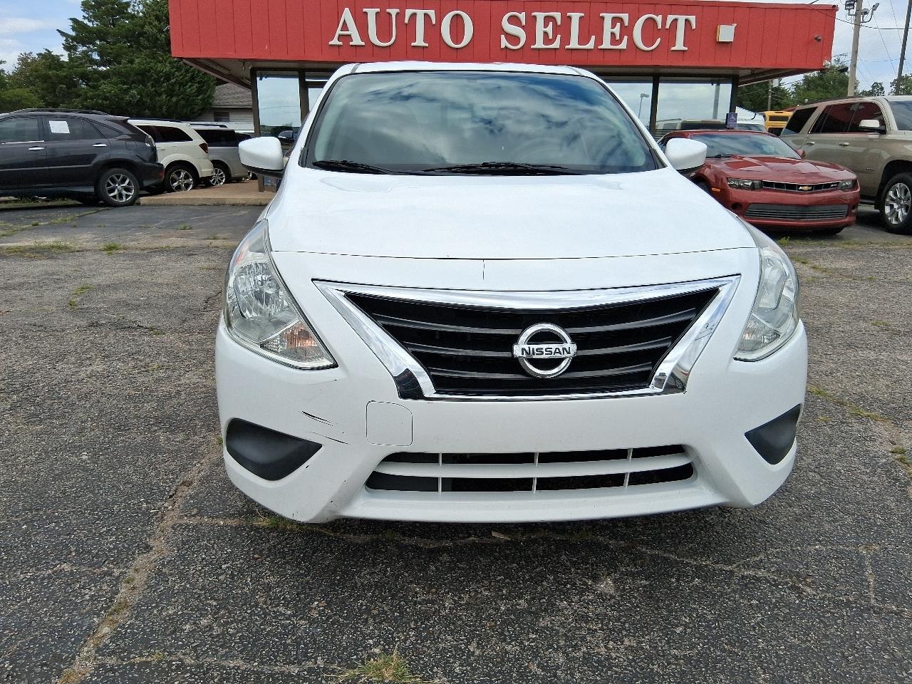 Nissan Versa 1.6 S 5M 2019
