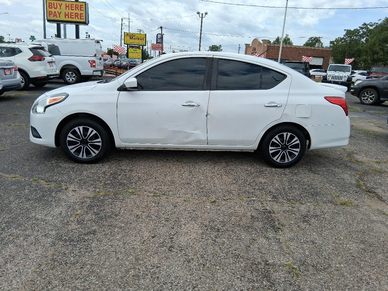 Nissan Versa 1.6 S 5M 2019
