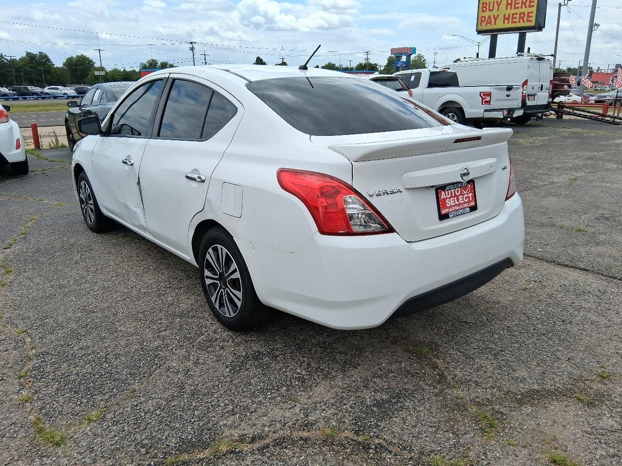 Nissan Versa 1.6 S 5M 2019