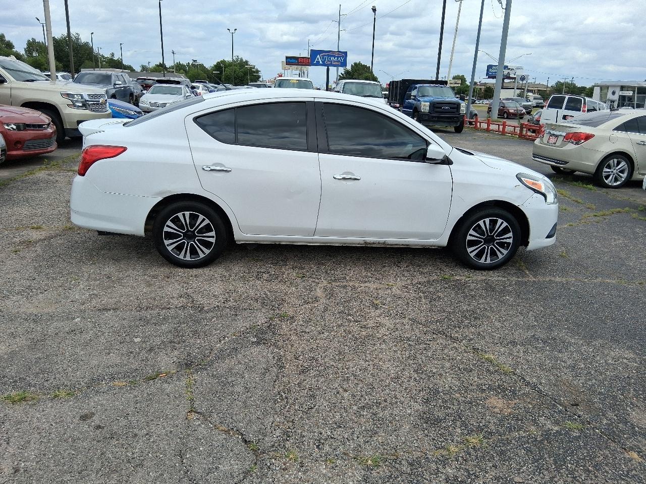 Nissan Versa 1.6 S 5M 2019