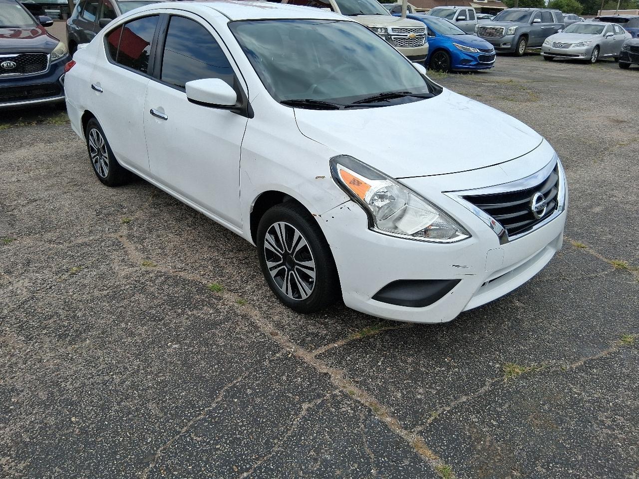 Nissan Versa 1.6 S 5M 2019