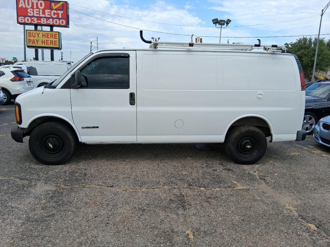 Chevrolet Express 3500 Cargo 2000