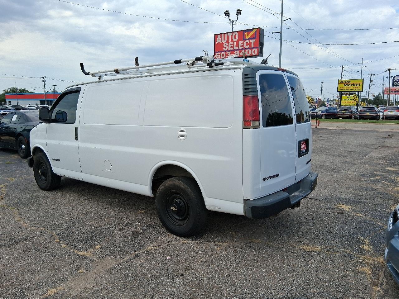 Chevrolet Express 3500 Cargo 2000