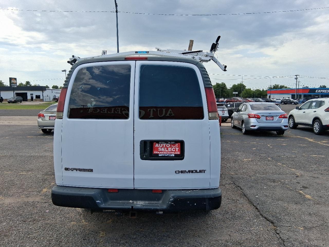 Chevrolet Express 3500 Cargo 2000