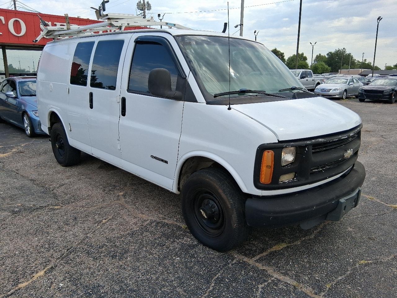 Chevrolet Express 3500 Cargo 2000