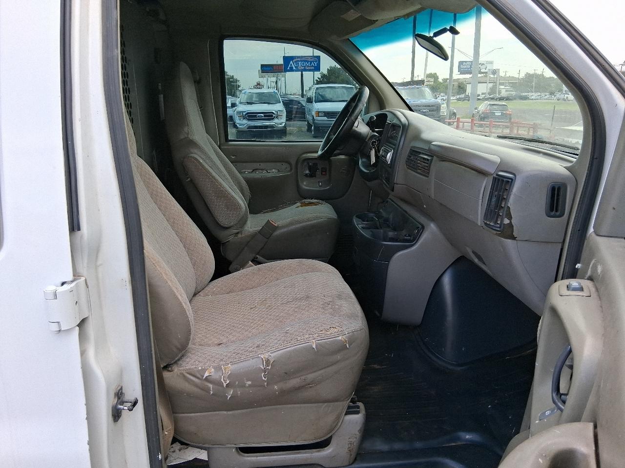 Chevrolet Express 3500 Cargo 2000