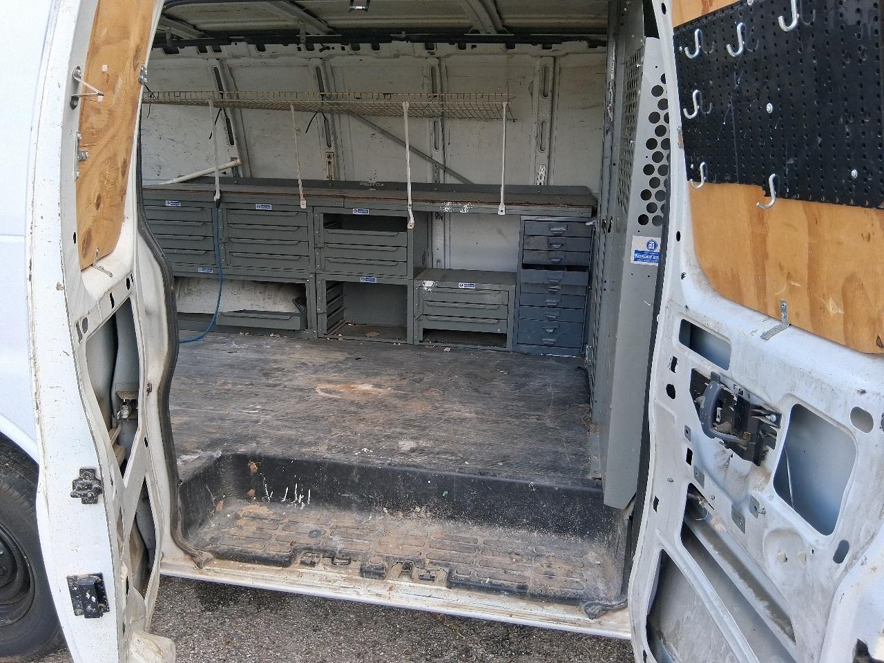 Chevrolet Express 3500 Cargo 2000