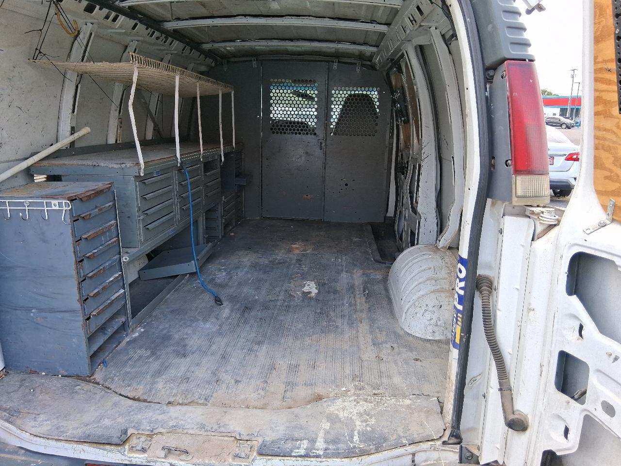 Chevrolet Express 3500 Cargo 2000