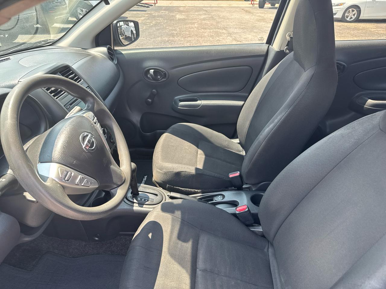 Nissan Versa 1.6 S 5M 2016