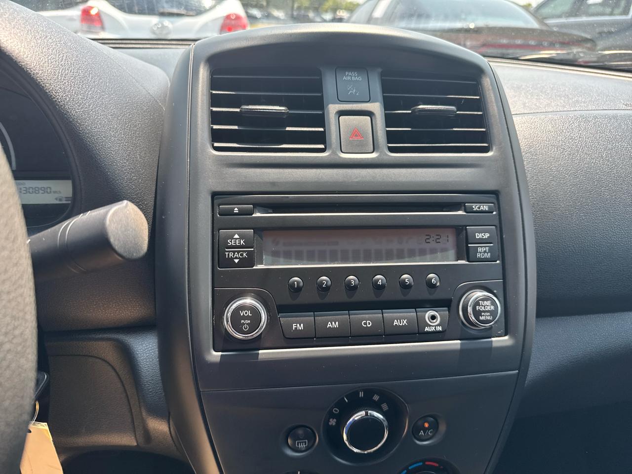Nissan Versa 1.6 S 5M 2016