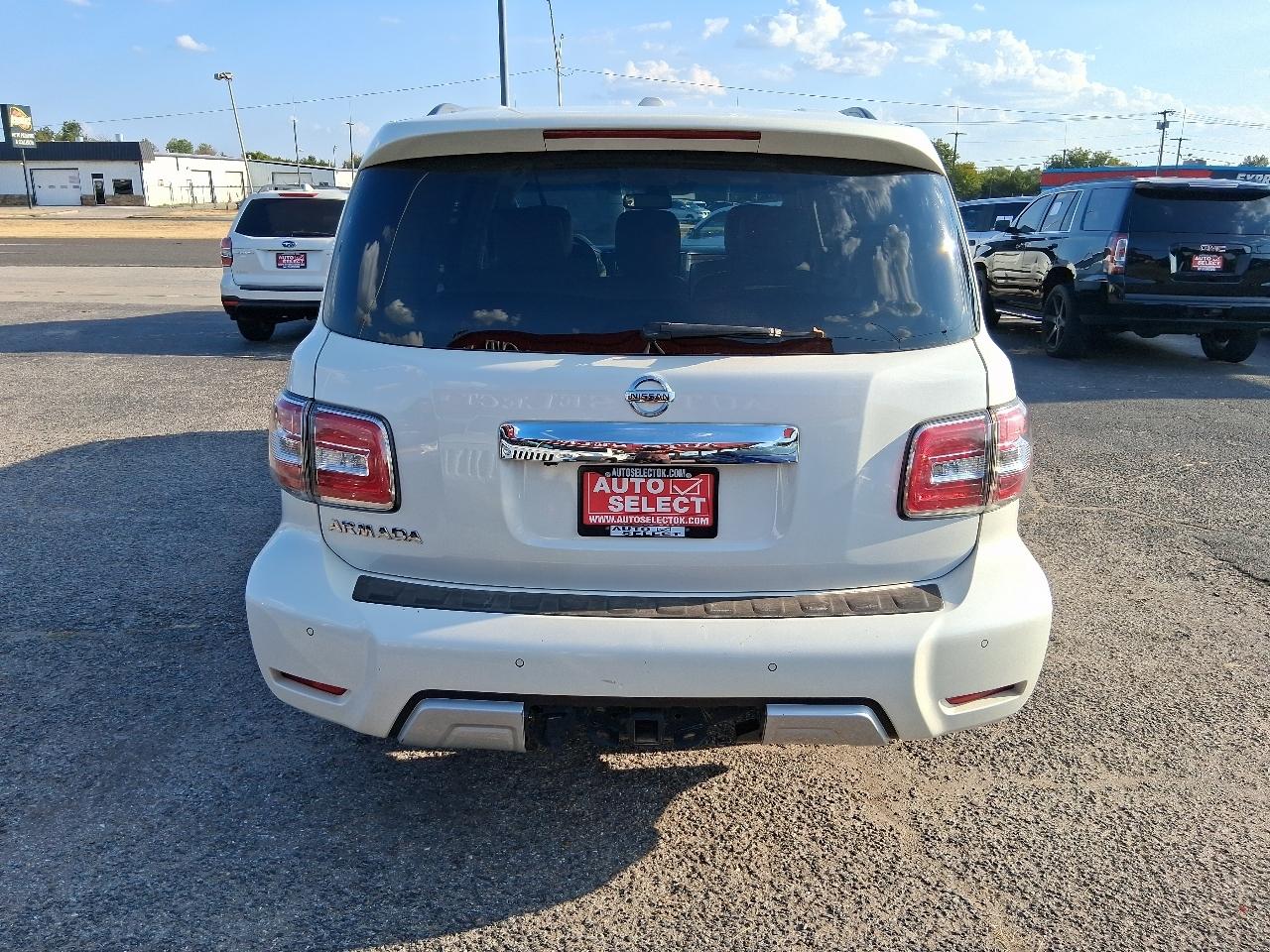 Nissan Armada Platinum AWD 2017