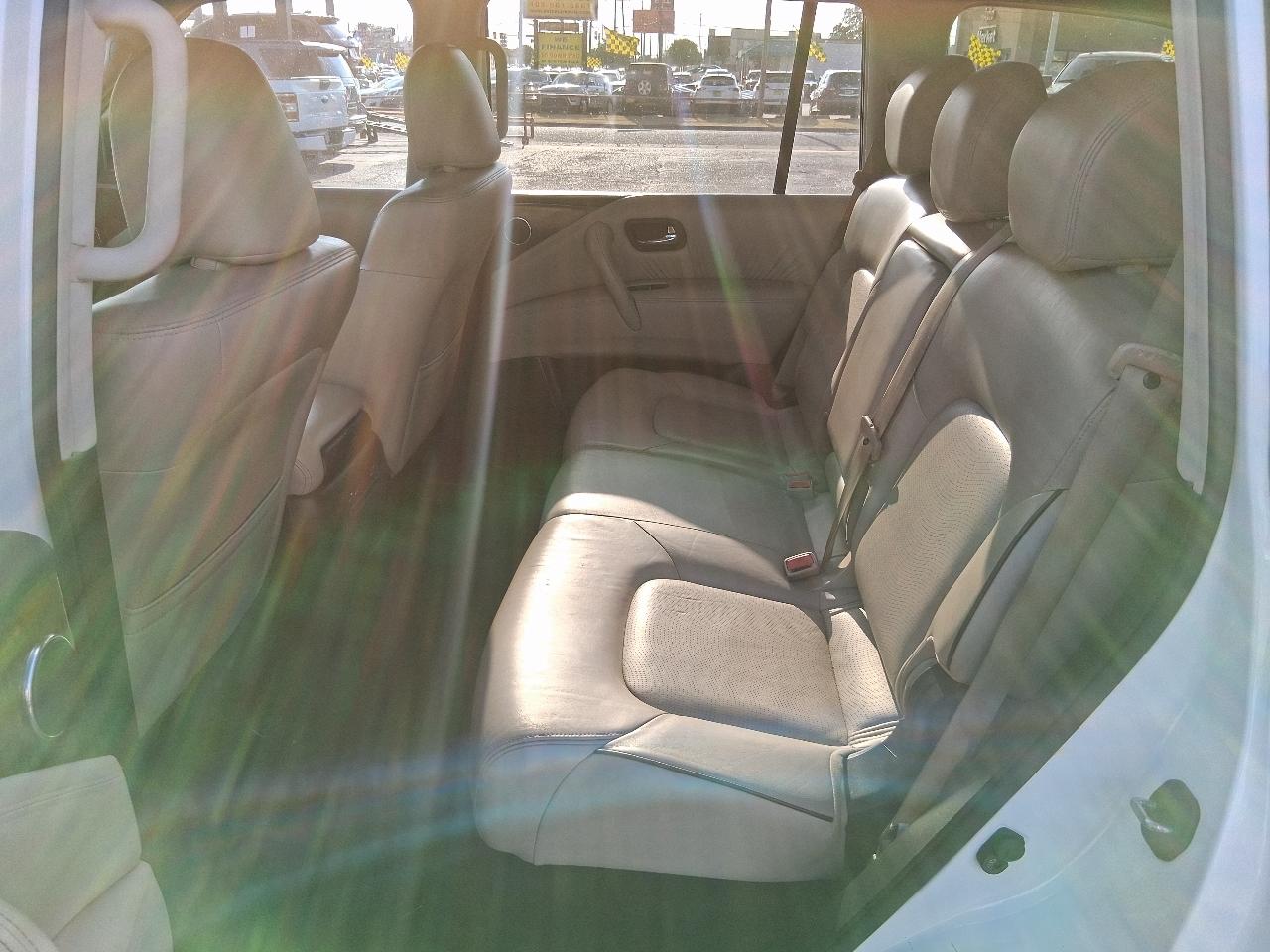Nissan Armada Platinum AWD 2017