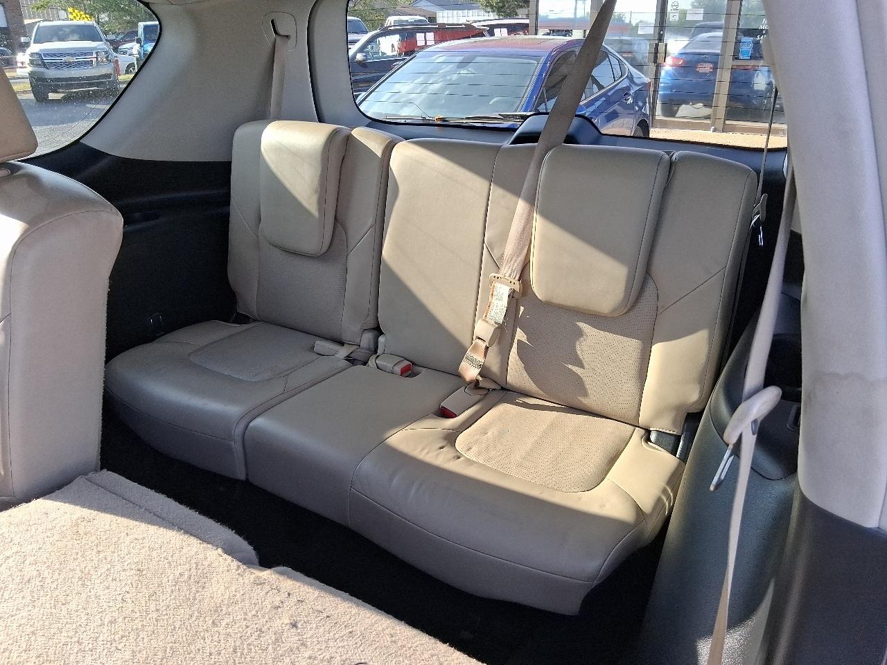 Nissan Armada Platinum AWD 2017